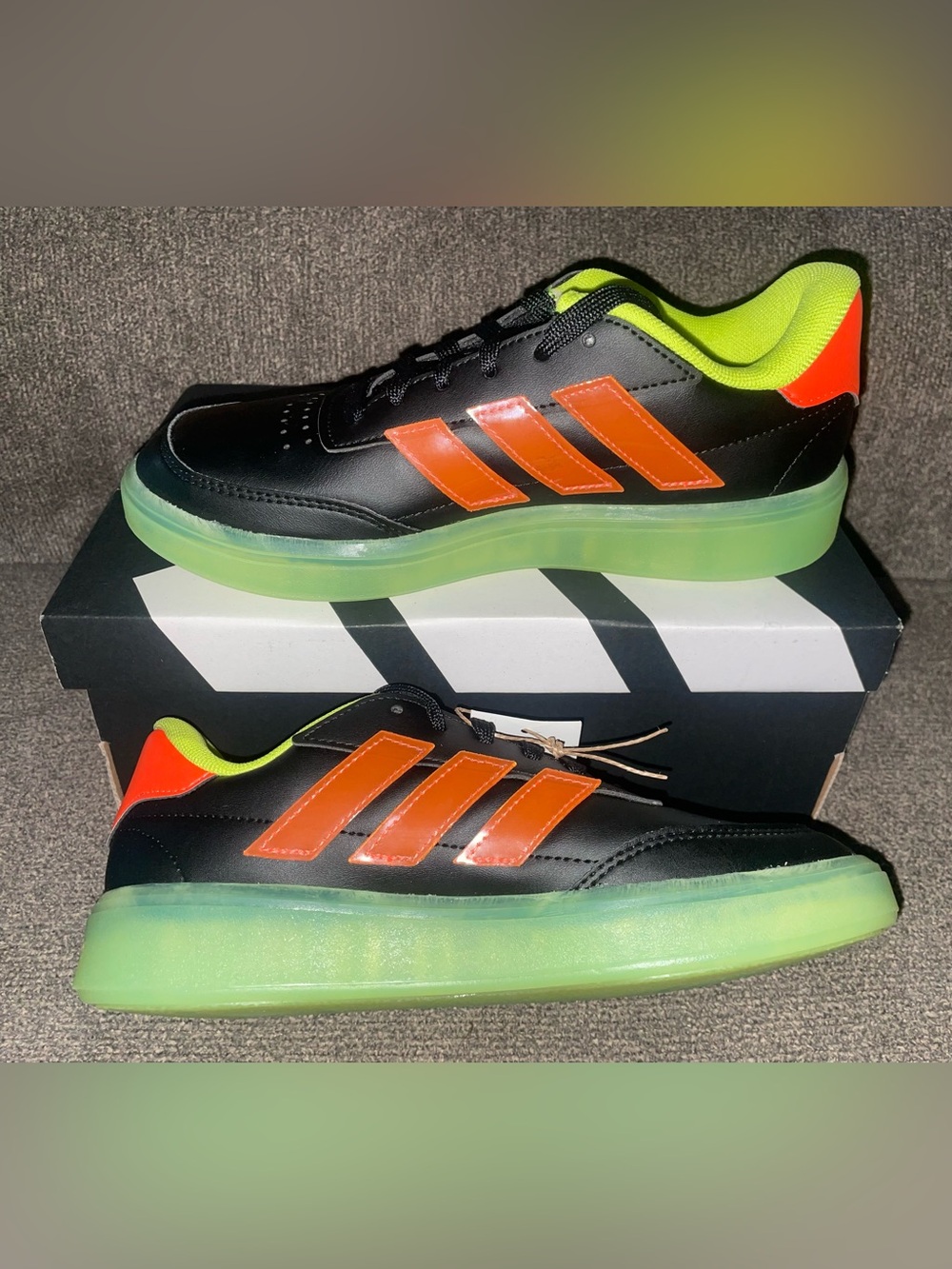 Boys Size 4 Adidas Courtblock Shoes